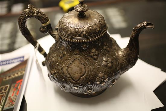 A Victorian silver teapot by Robert Hennell II, gross 24 oz.